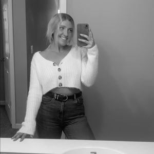 Meet your Posher, Abigail